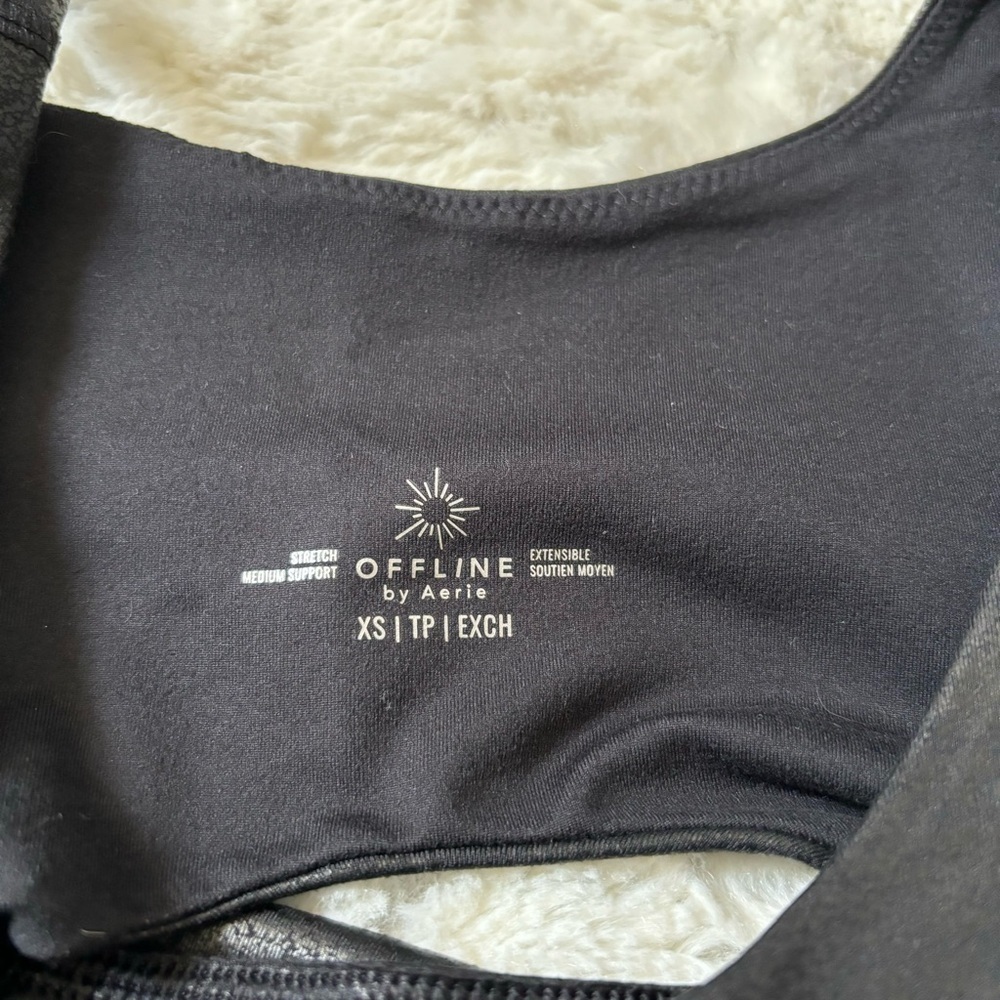 Offline by Aerie Women's Size XS Black Crackle Sports Bra - Picture 2 of 3